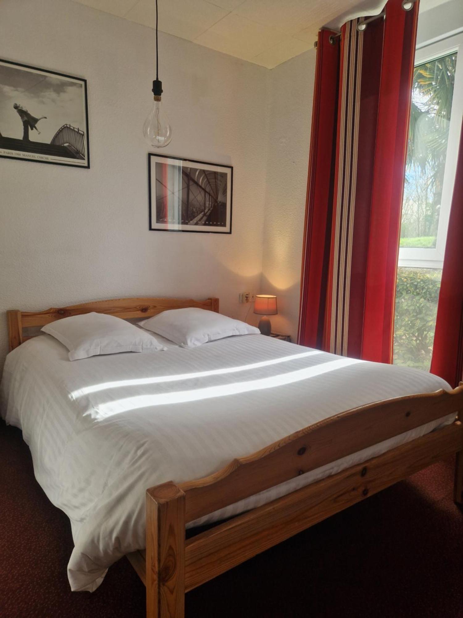 Agape Hotel Niort- Bessines Екстериор снимка