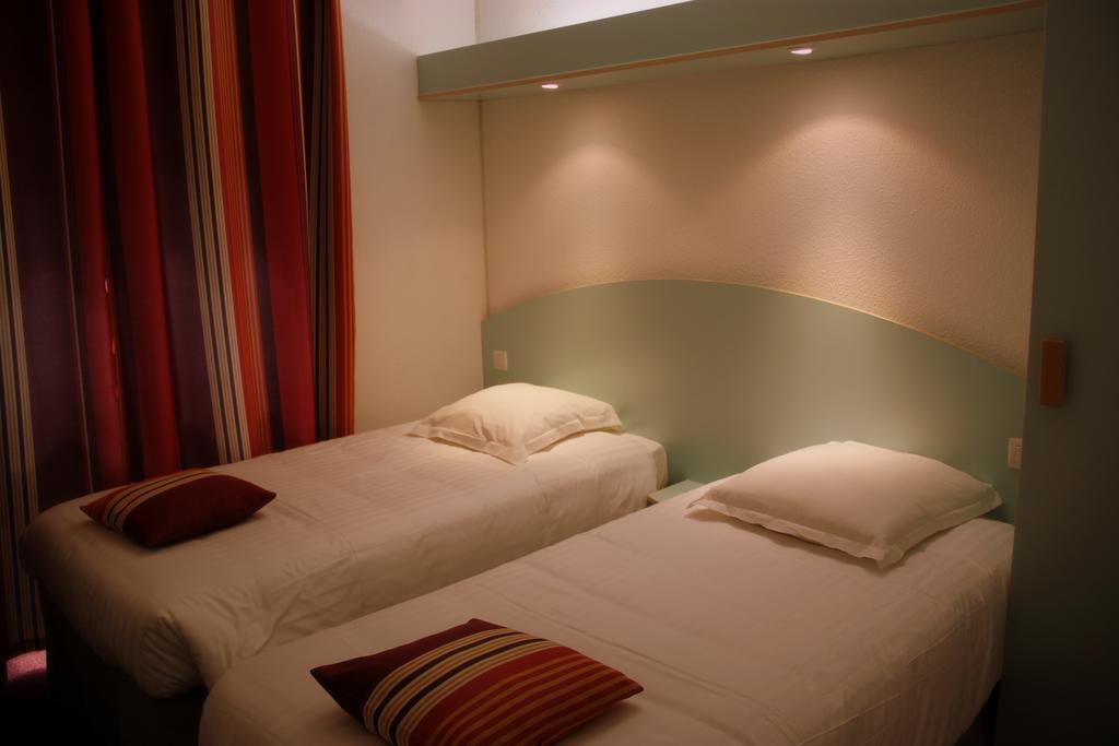 Agape Hotel Niort- Bessines Екстериор снимка