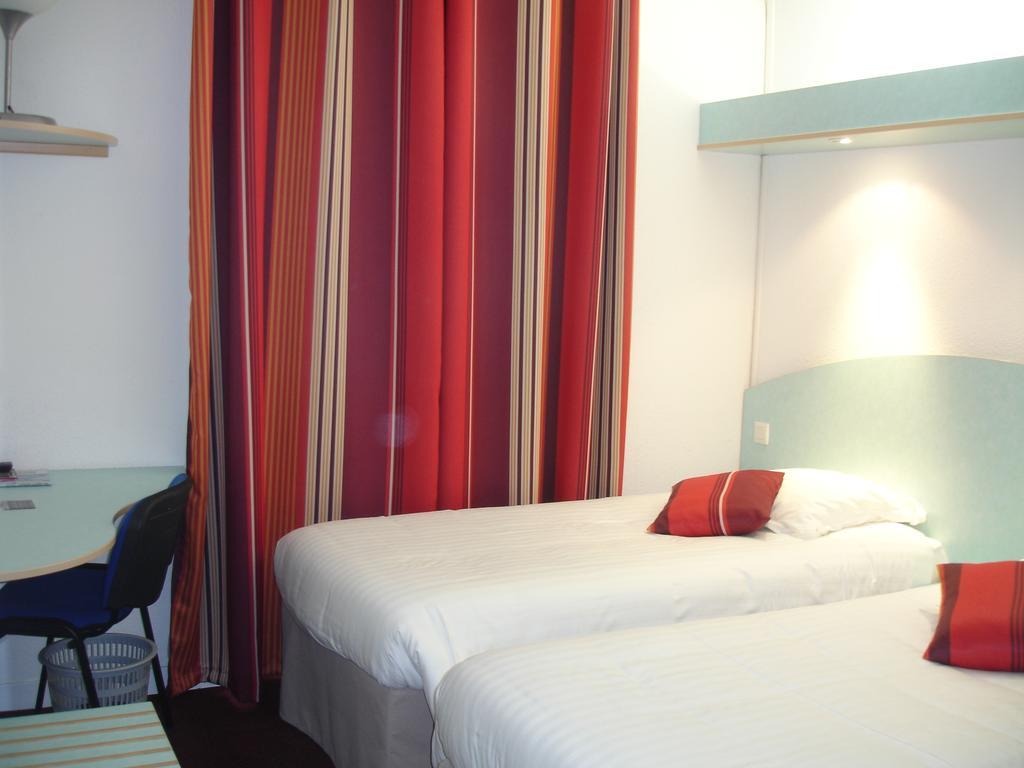 Agape Hotel Niort- Bessines Екстериор снимка