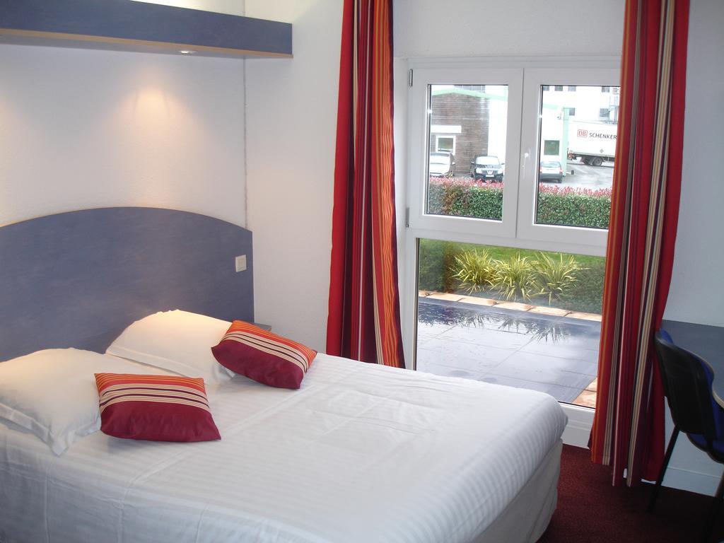 Agape Hotel Niort- Bessines Екстериор снимка