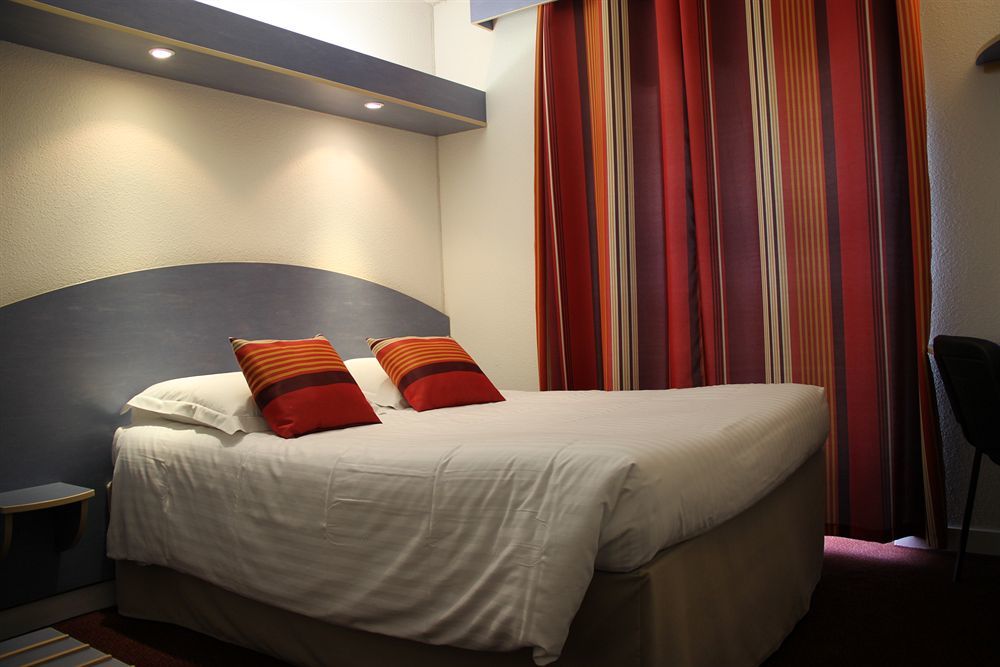 Agape Hotel Niort- Bessines Екстериор снимка