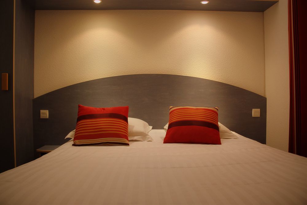 Agape Hotel Niort- Bessines Екстериор снимка