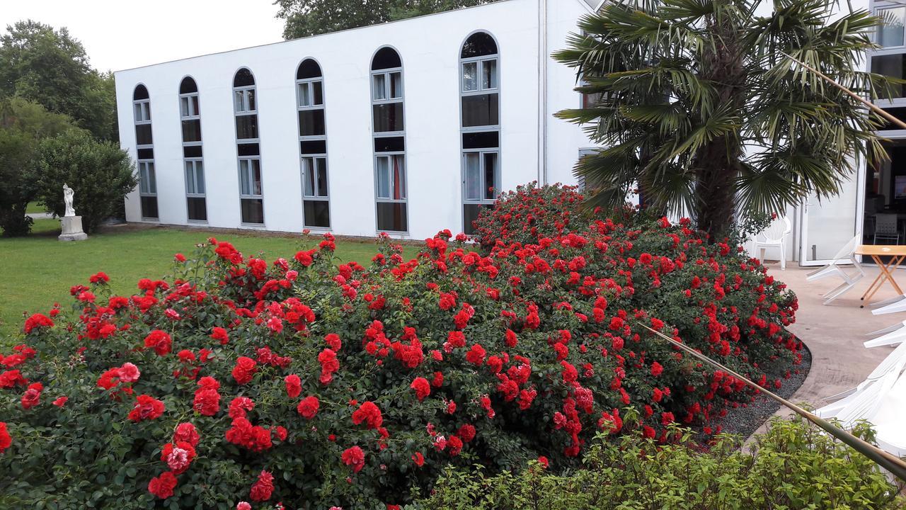 Agape Hotel Niort- Bessines Екстериор снимка